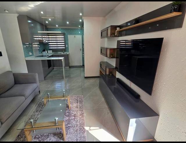 3 BEDROOM TOWNHOUSE FOR SALE IN THATCHFIELD